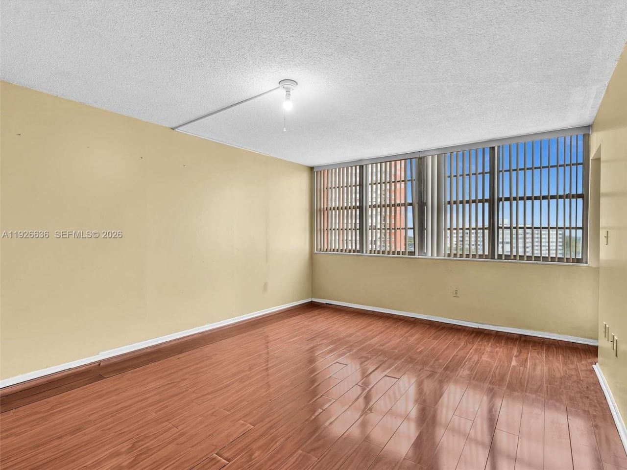 1301 NE Miami Gardens Dr, Unit 813W, Miami, FL 33179 Photo