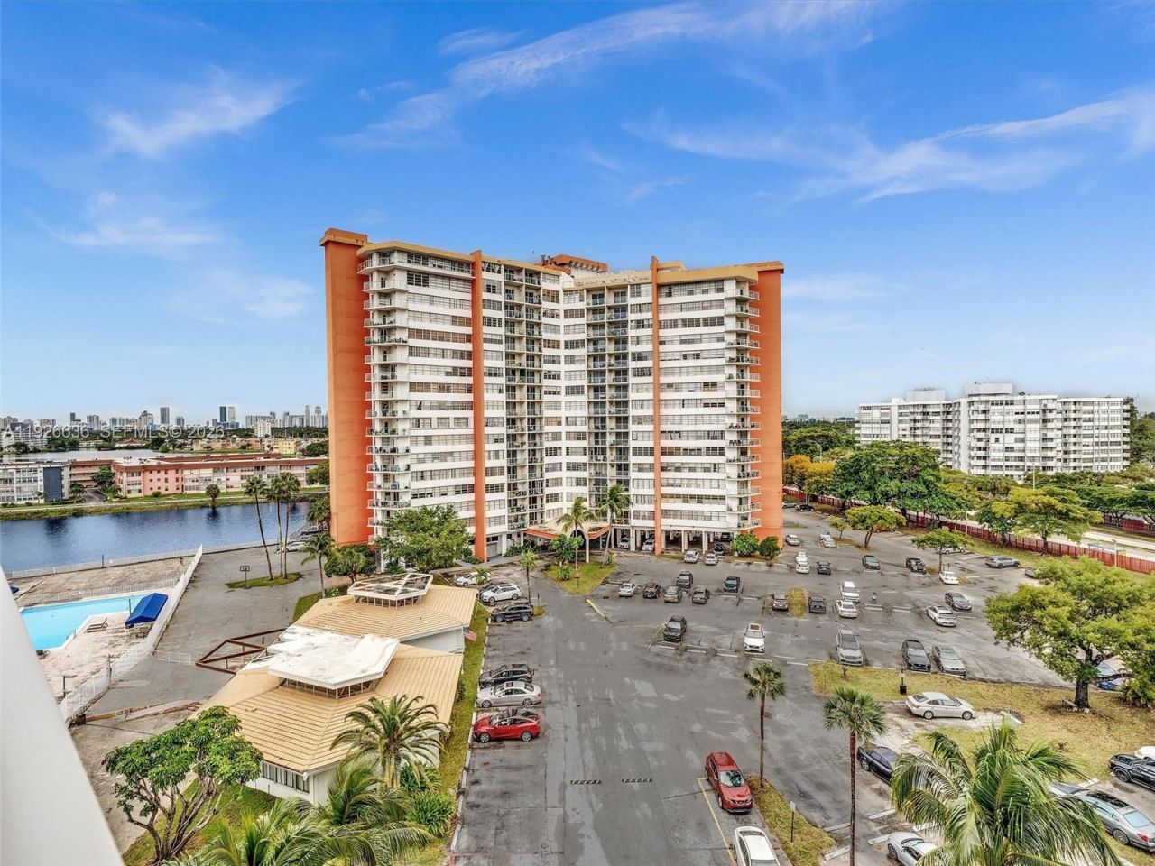 1301 NE Miami Gardens Dr, Unit 813W, Miami, FL 33179 Photo