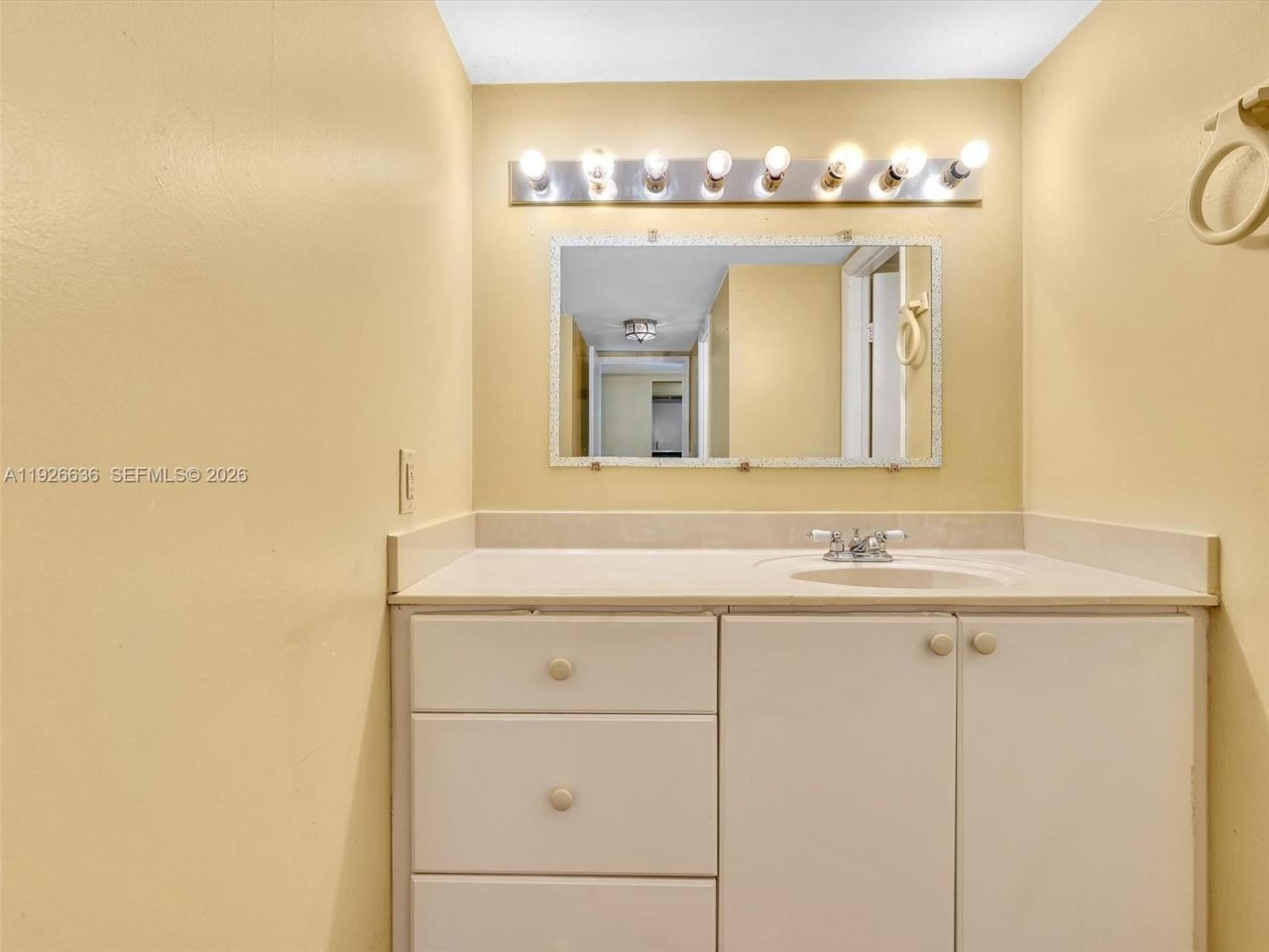 1301 NE Miami Gardens Dr, Unit 813W, Miami, FL 33179 Photo