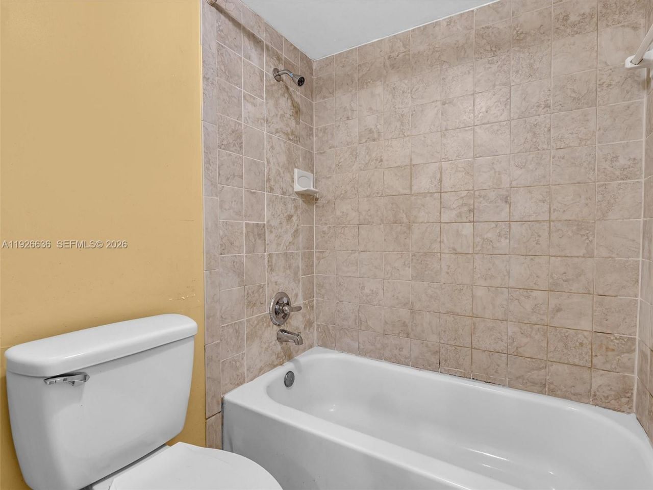 1301 NE Miami Gardens Dr, Unit 813W, Miami, FL 33179 Photo