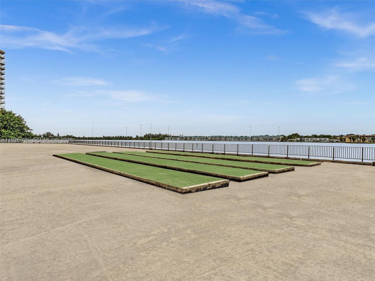 1301 NE Miami Gardens Dr, Unit 813W, Miami, FL 33179 Photo