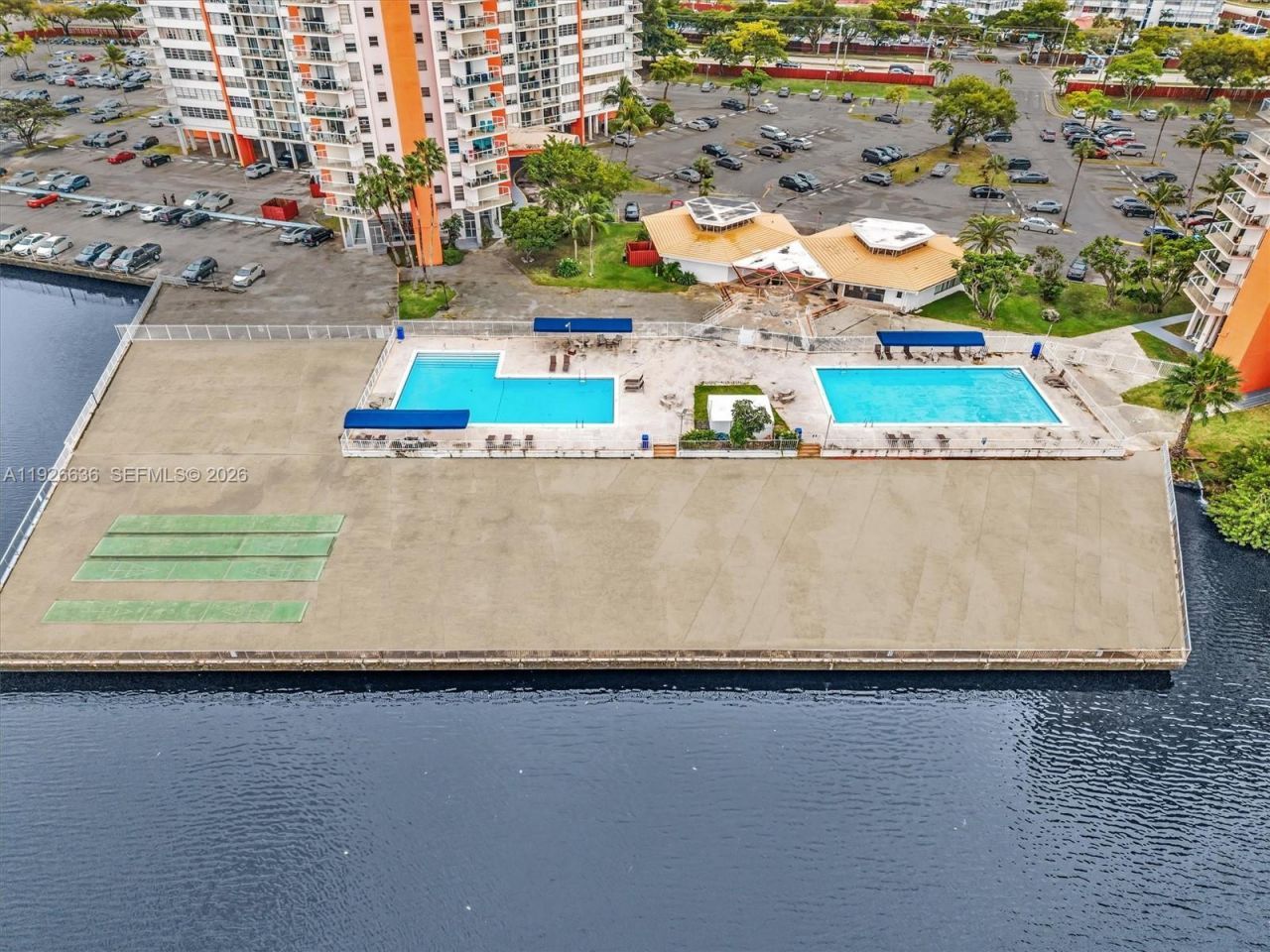 1301 NE Miami Gardens Dr, Unit 813W, Miami, FL 33179 Photo