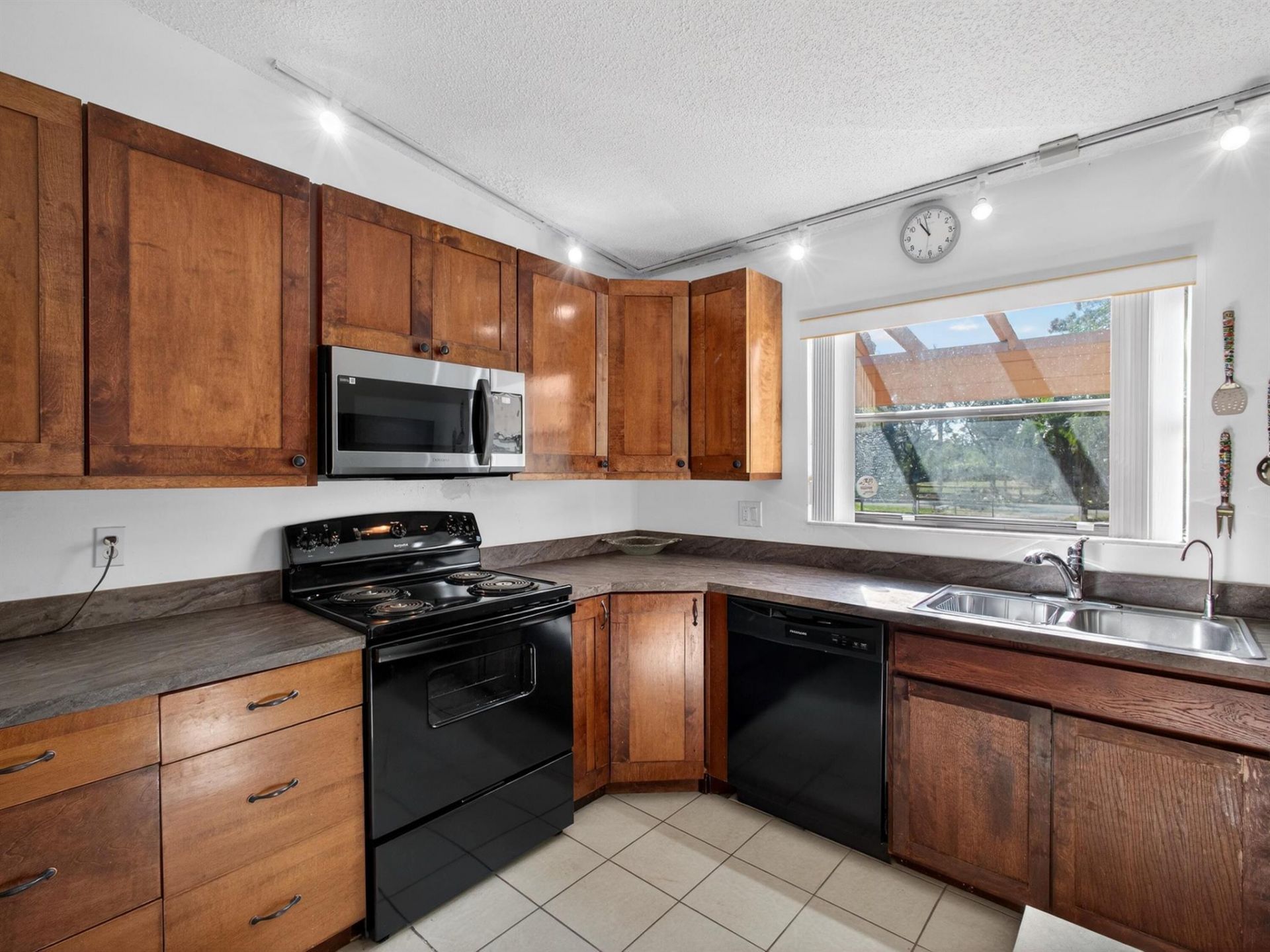 16319 E Cheltenham Drive E, Loxahatchee, FL 33470 Photo