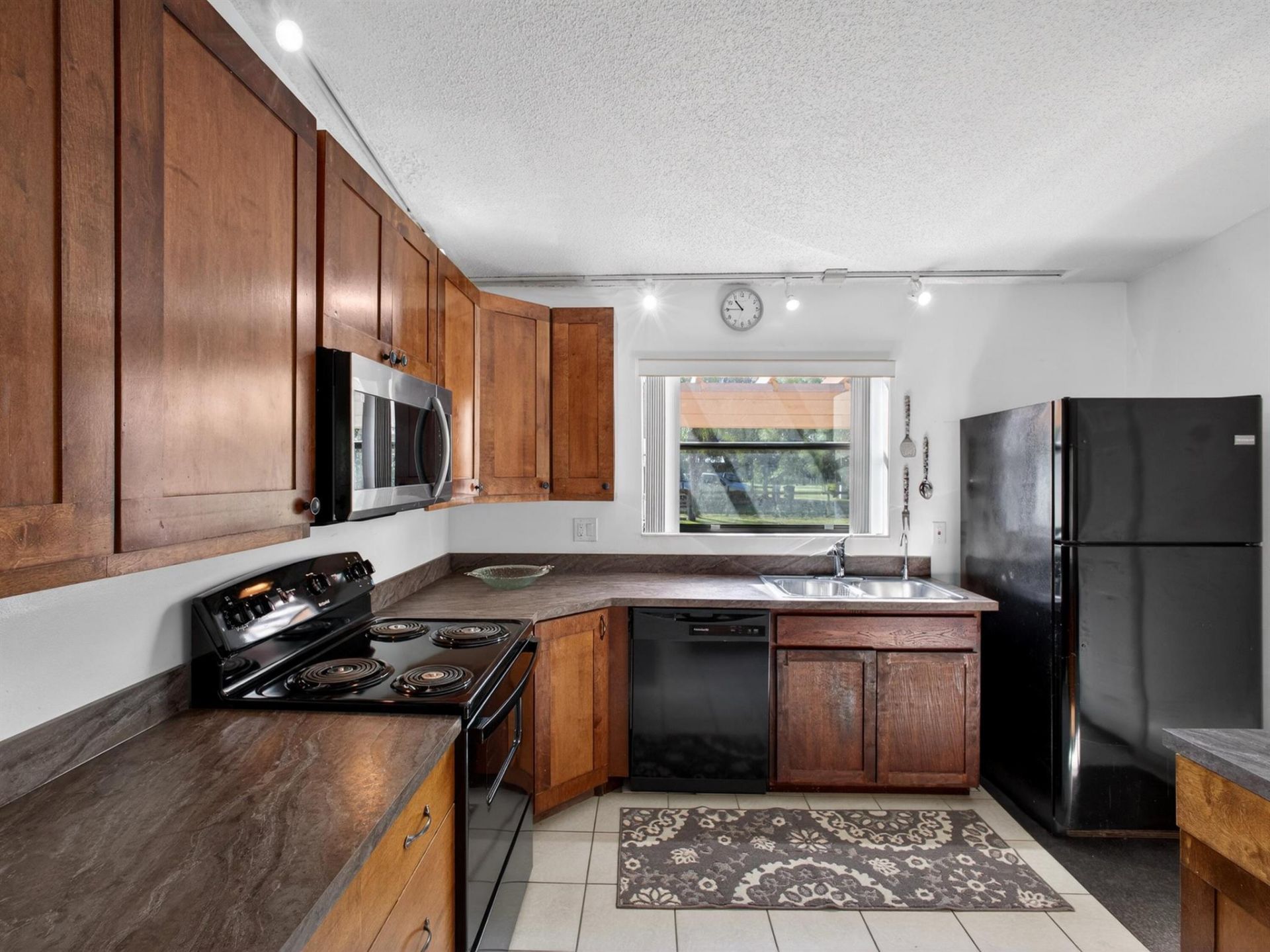 16319 E Cheltenham Drive E, Loxahatchee, FL 33470 Photo