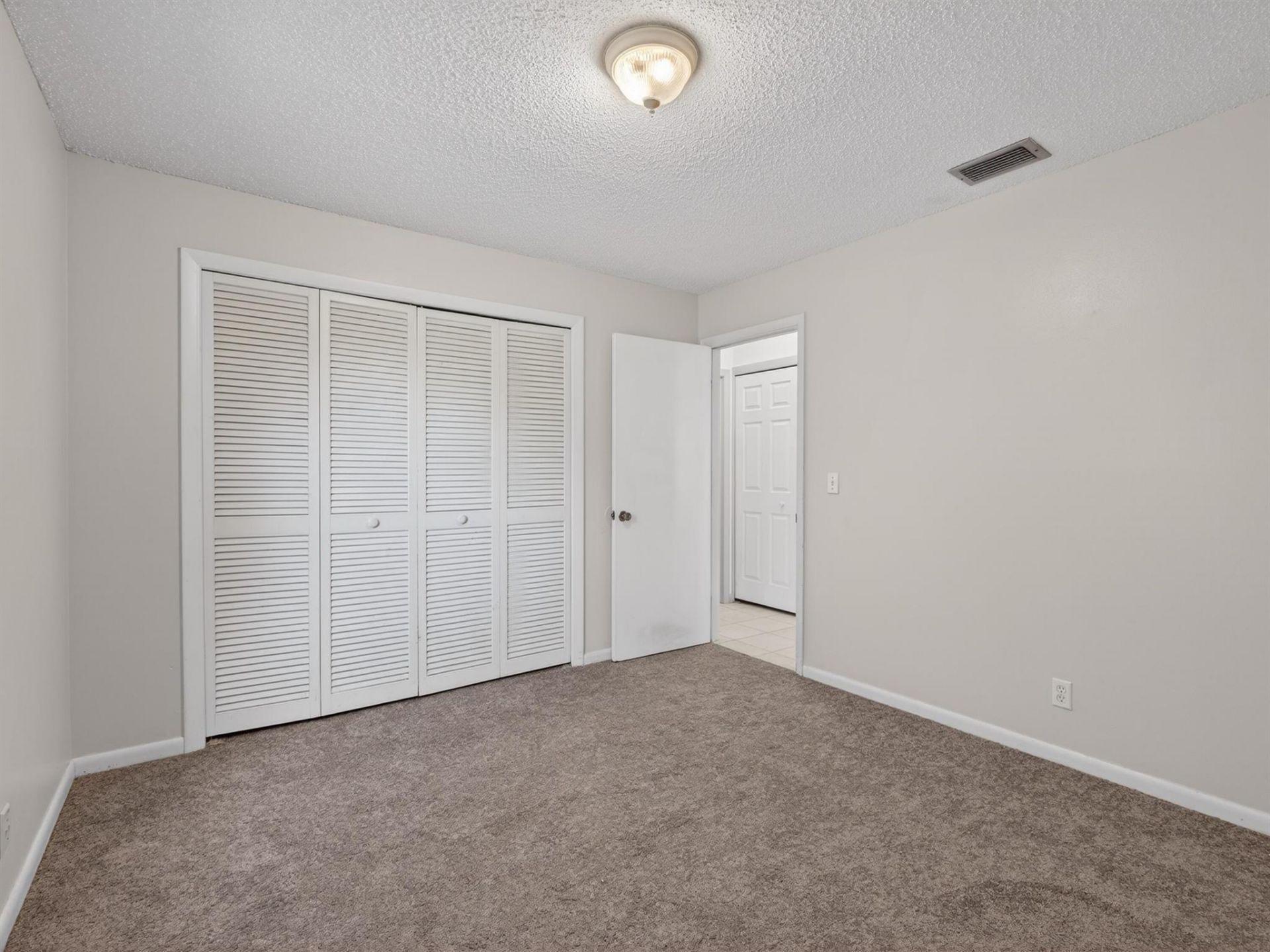 16319 E Cheltenham Drive E, Loxahatchee, FL 33470 Photo