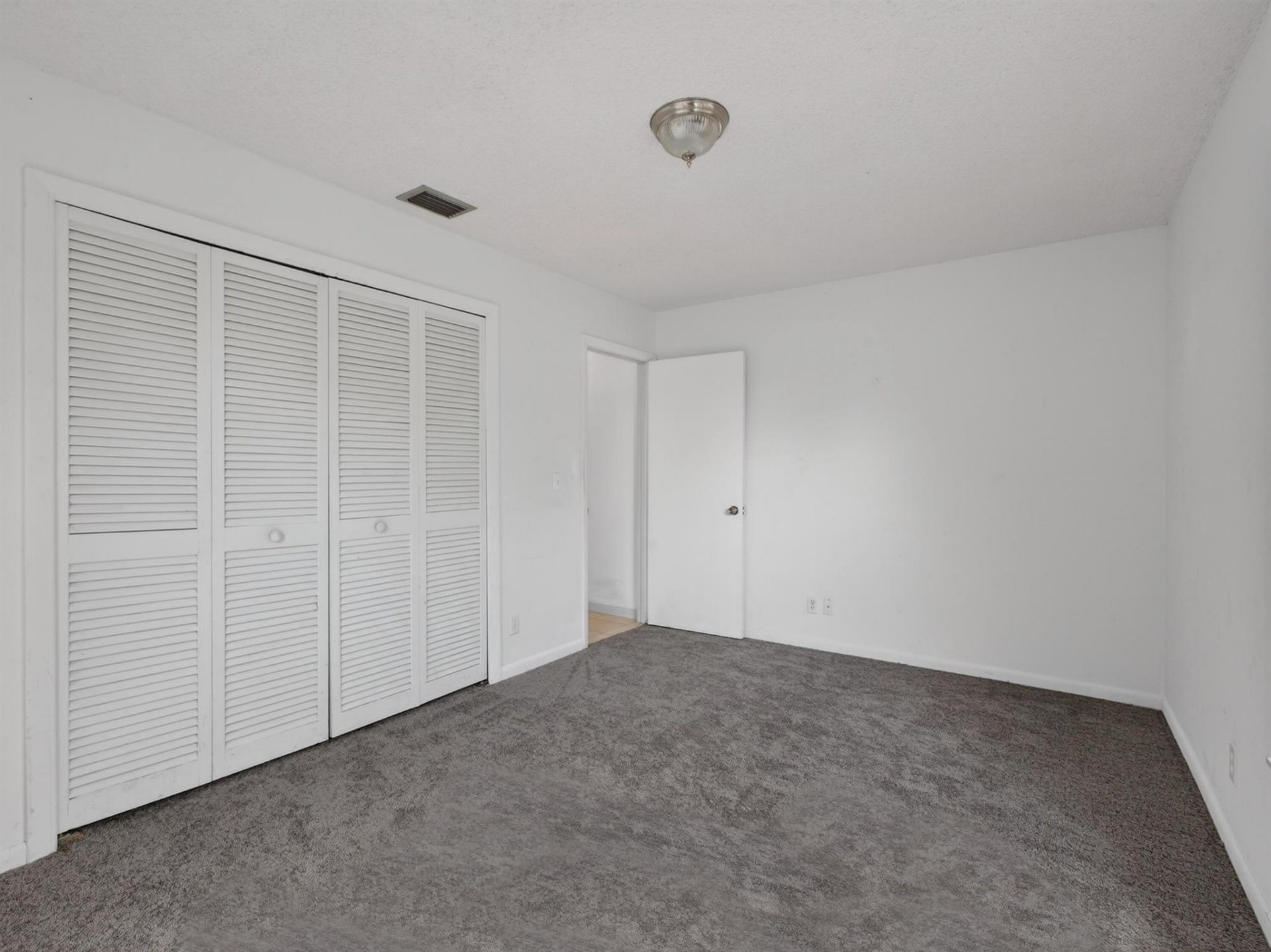 16319 E Cheltenham Drive E, Loxahatchee, FL 33470 Photo