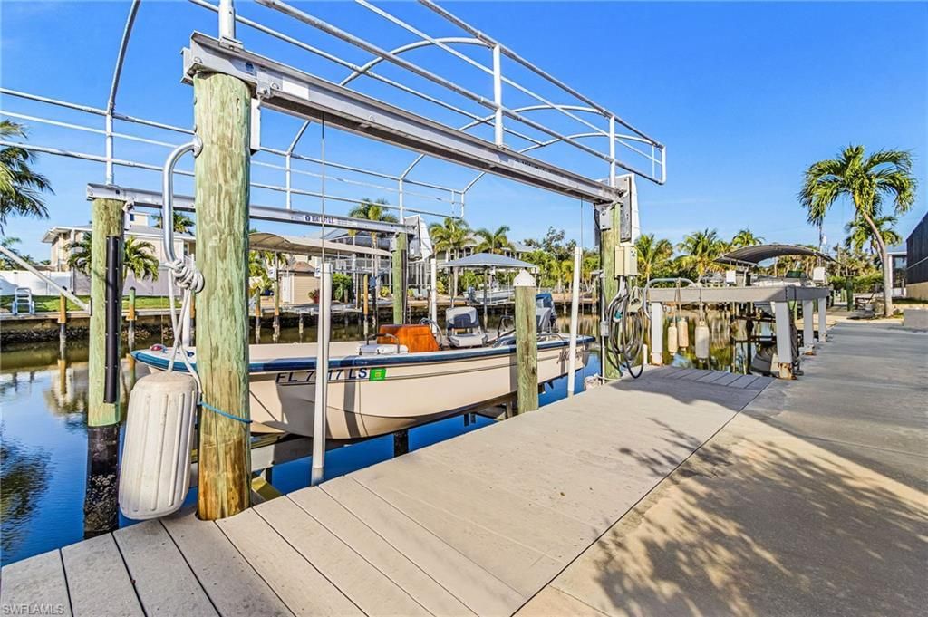 2355 Banana St, Saint James City, FL 33956 Photo