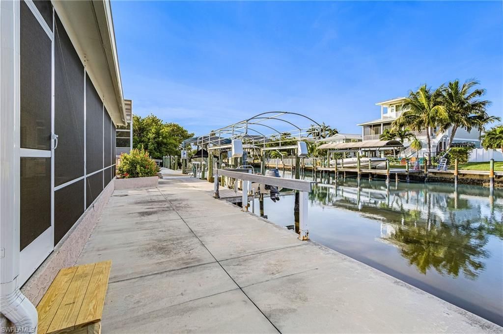 2355 Banana St, Saint James City, FL 33956 Photo