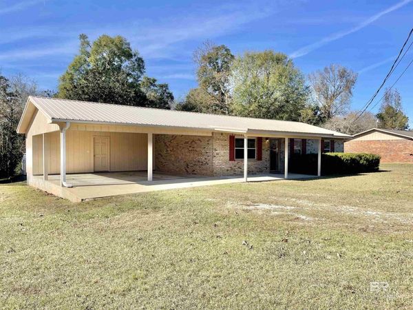 50 Sue Street, Flomaton, AL 36441