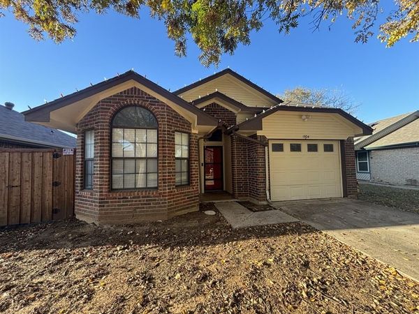 1504 Horncastle Street, Fort Worth, TX 76134