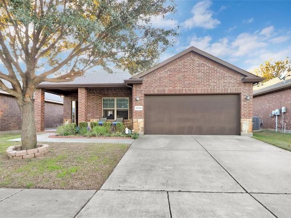 11704 Anna Grace Drive, Fort Worth, TX 76028