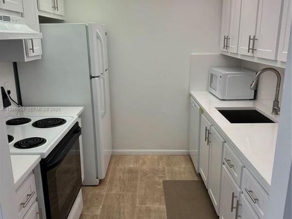 13255 SW 9th Ct, Unit 211G, Pembroke Pines, FL 33027