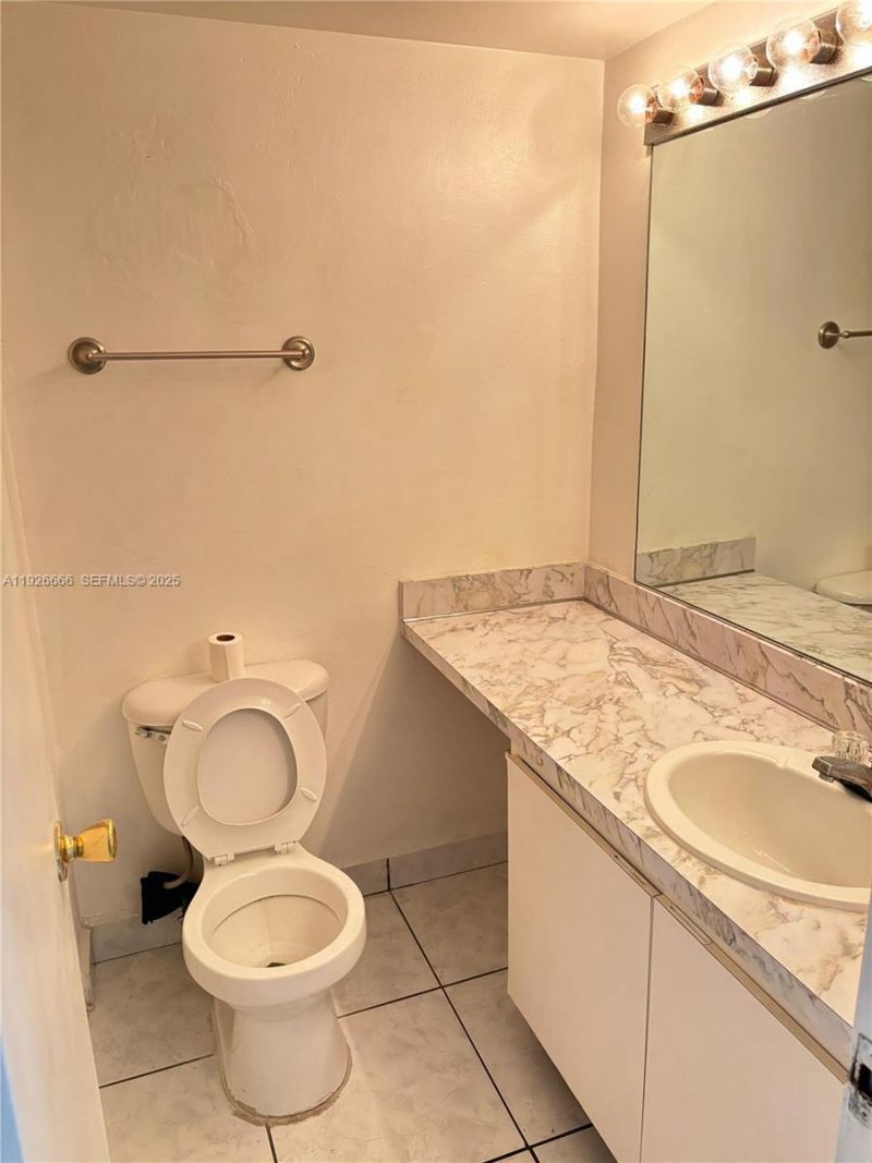 4270 NW 79th Ave, Unit 2D, Doral, FL 33166 Photo