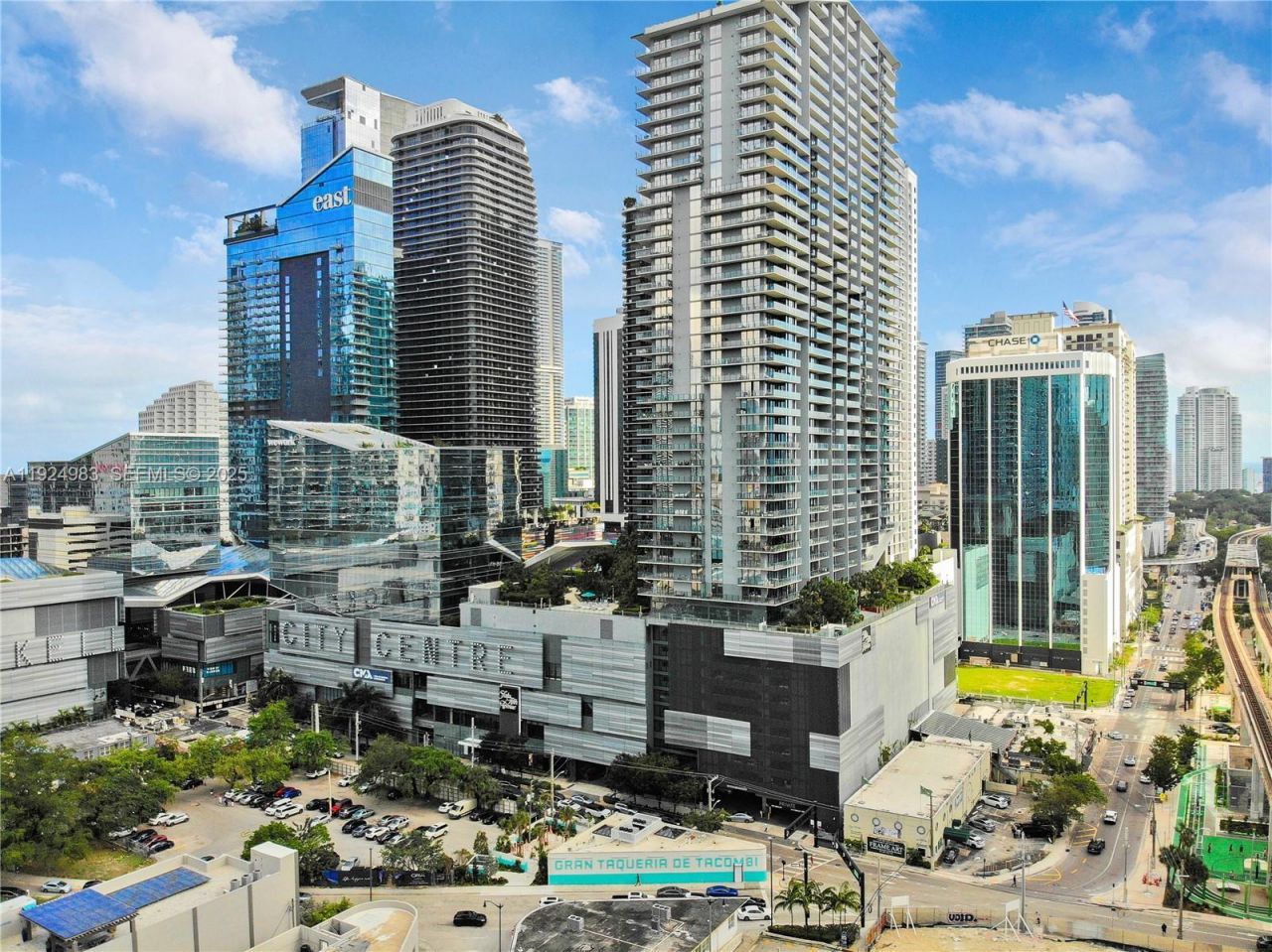 88 SW 7th St, Unit 2008, Miami, FL 33130 Photo