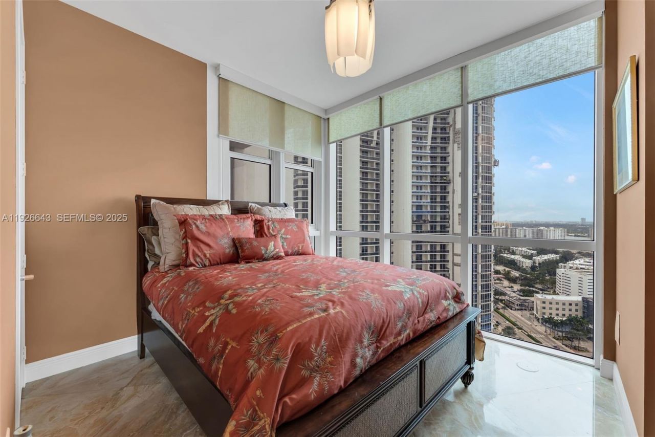 18201 Collins Ave, Unit 3907, Sunny Isles Beach, FL 33160 Photo