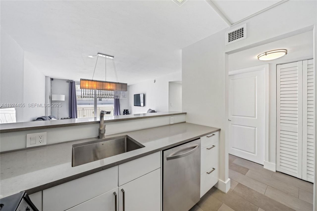 Please Call For Address, Unit 510/511, Miami Beach, FL 33139 Photo