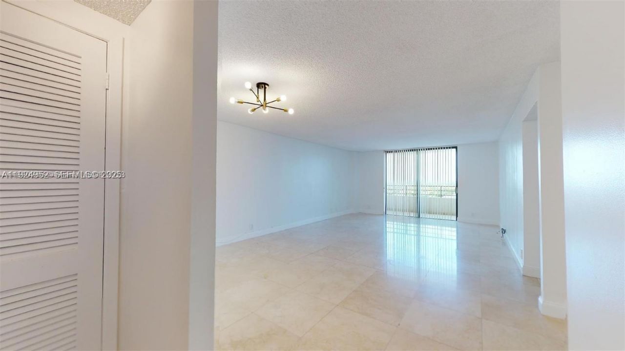 2500 Parkview Dr, Unit 1207, Hallandale Beach, FL 33009 Photo