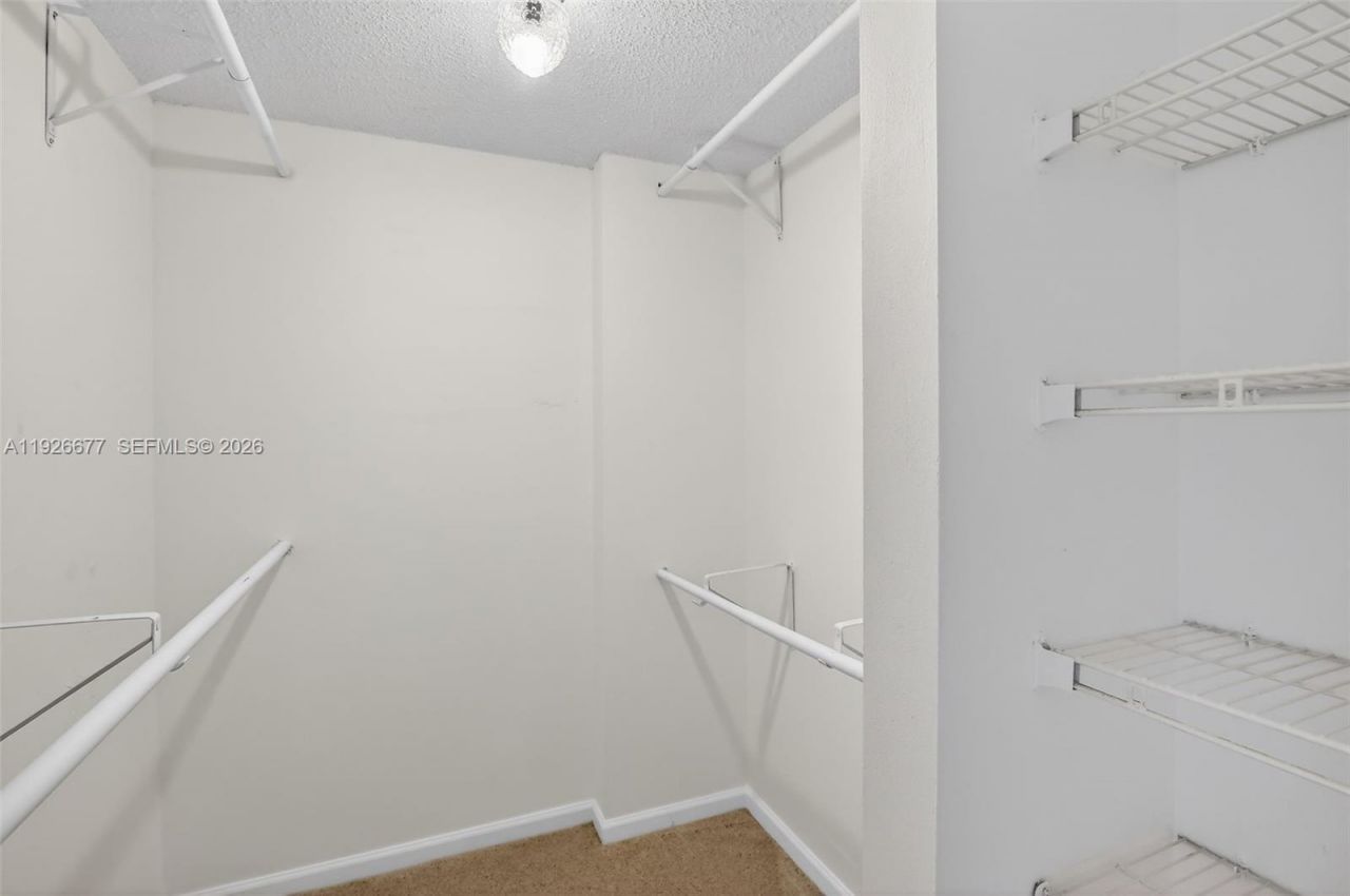 9235 Lagoon Pl, Unit 404, Davie, FL 33324 Photo