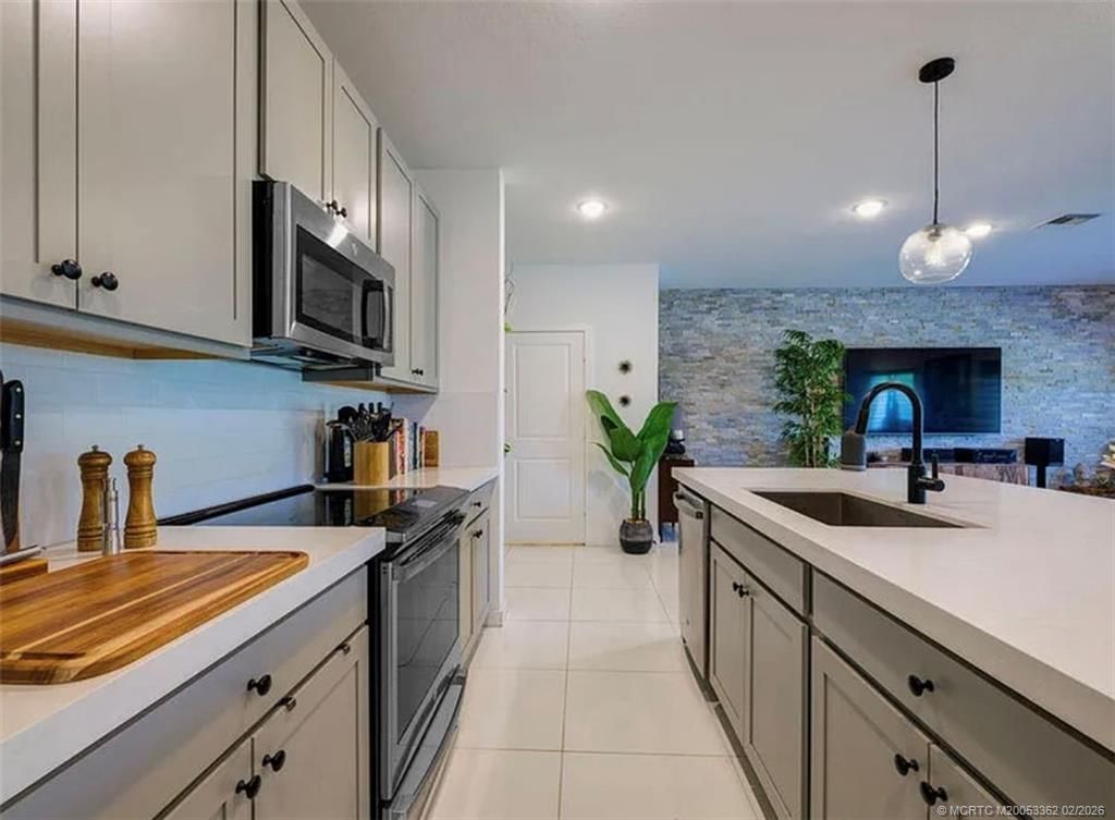 668 NE Waters Edge Lane, Port Saint Lucie, FL 34983 Photo