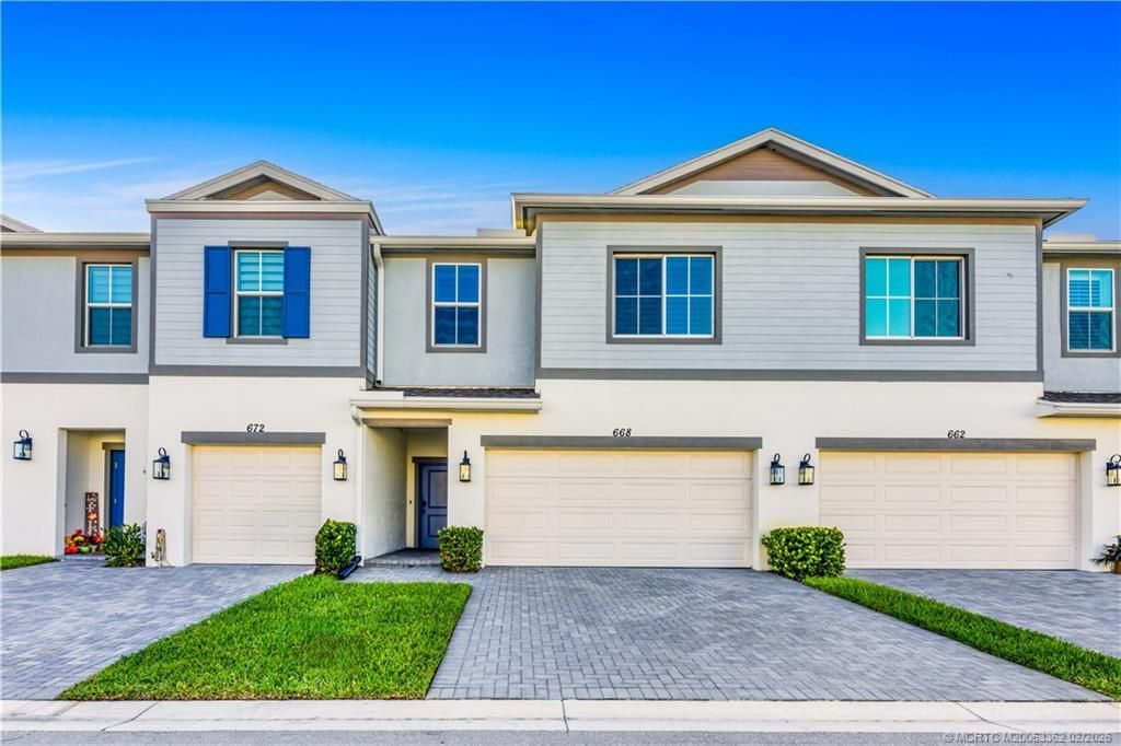 668 NE Waters Edge Lane, Port Saint Lucie, FL 34983 Photo