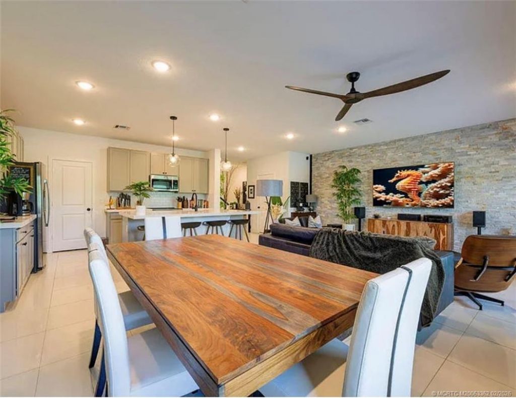 668 NE Waters Edge Lane, Port Saint Lucie, FL 34983 Photo