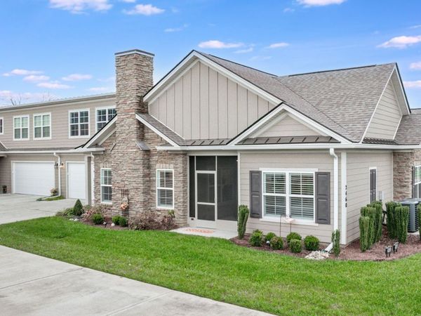 2460 Stonecenter Ln, Murfreesboro, TN 37128