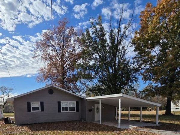 3038 Circle Drive, Granite City, IL 62040