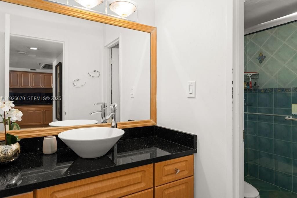 100 Lincoln Rd, Unit 702, Miami Beach, FL 33139 Photo