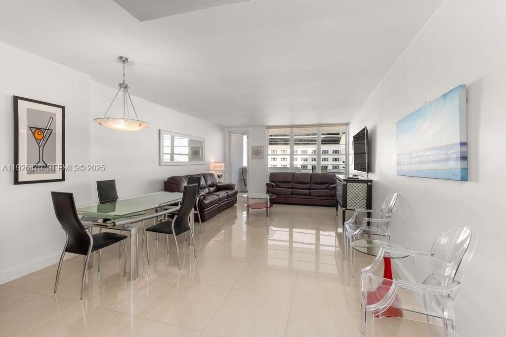 100 Lincoln Rd, Unit 702, Miami Beach, FL 33139 Photo