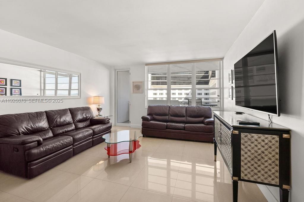 100 Lincoln Rd, Unit 702, Miami Beach, FL 33139 Photo