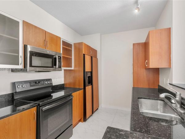 806 E Windward Way, Unit 515, Lantana, FL 33462