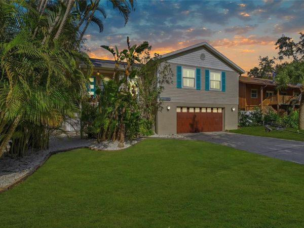 841 DELAWARE AVENUE, PALM HARBOR, FL 34683