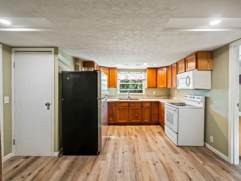 8530 Wuest Road, Colerain Township, OH 45251 Photo 10