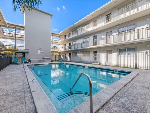 16215 NE 18th Ct, Unit 212, North Miami Beach, FL 33162