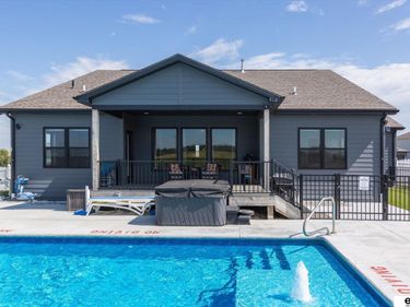 10002 S 191 Avenue, Gretna, NE 68136