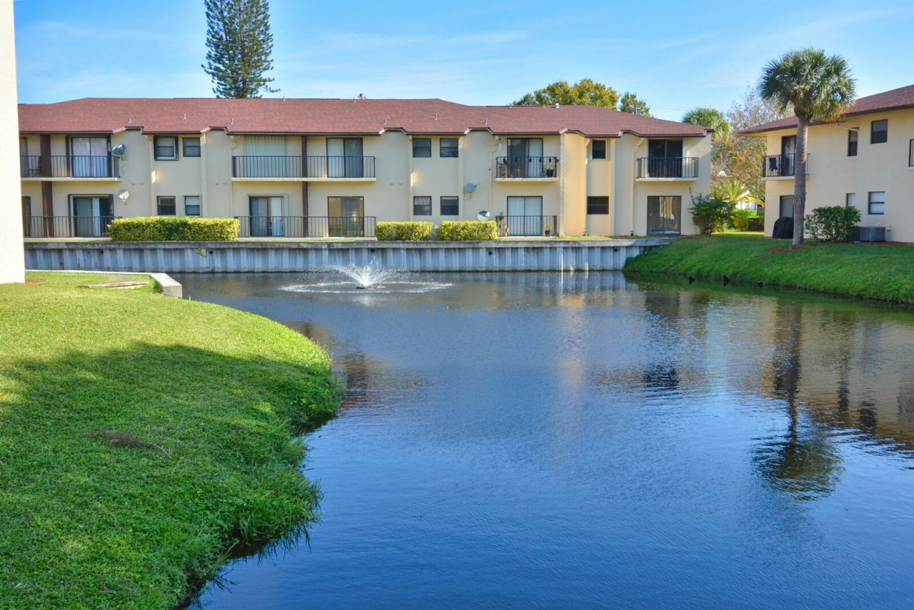 2050 Oleander Boulevard, Unit 5-306, Fort Pierce, FL 34950 Photo