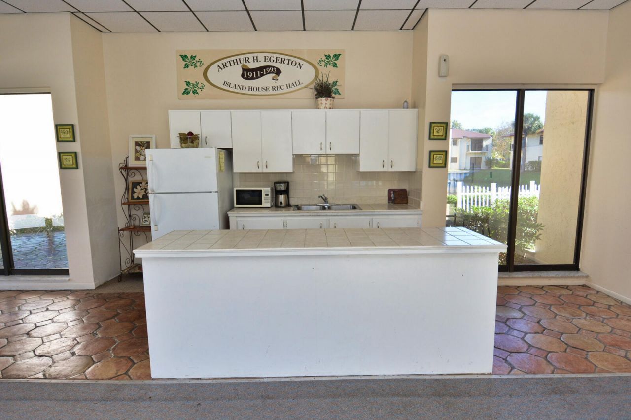 2050 Oleander Boulevard, Unit 5-306, Fort Pierce, FL 34950 Photo