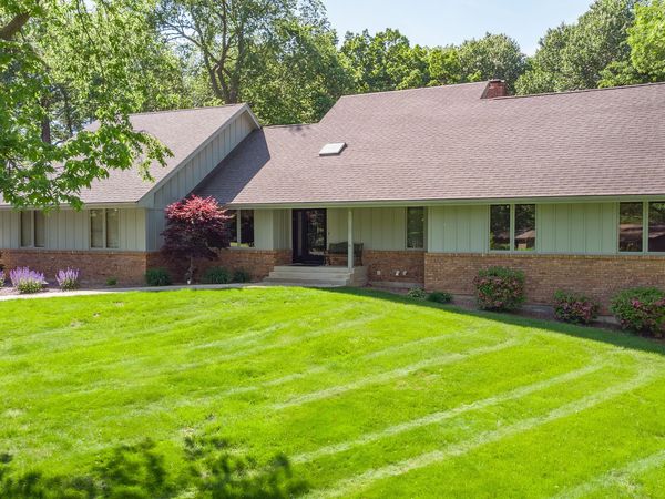 684 Sioux Drive, Freeport, IL 61032