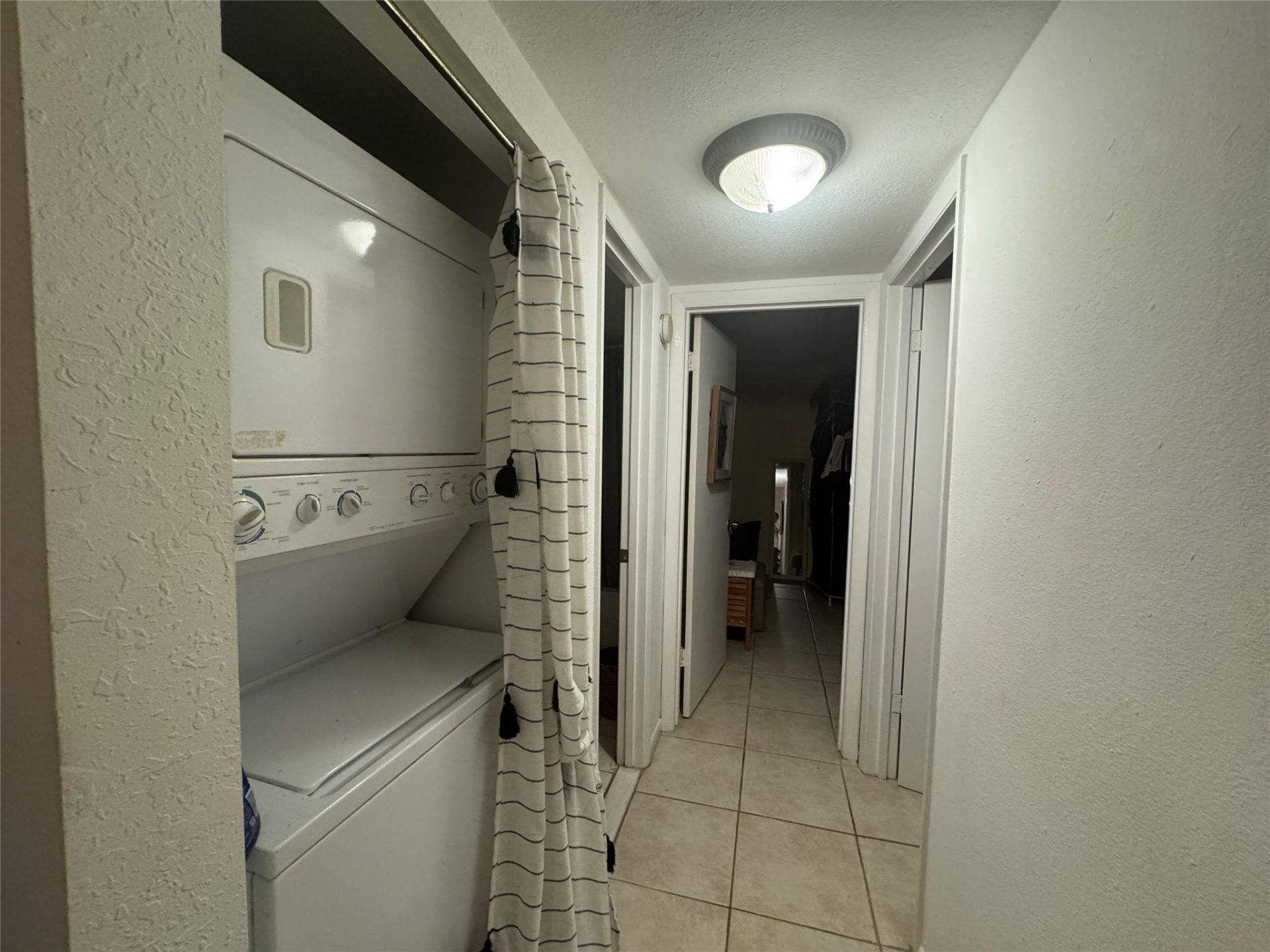 505 Spencer Dr, Unit 307, West Palm Beach, FL 33409 Photo