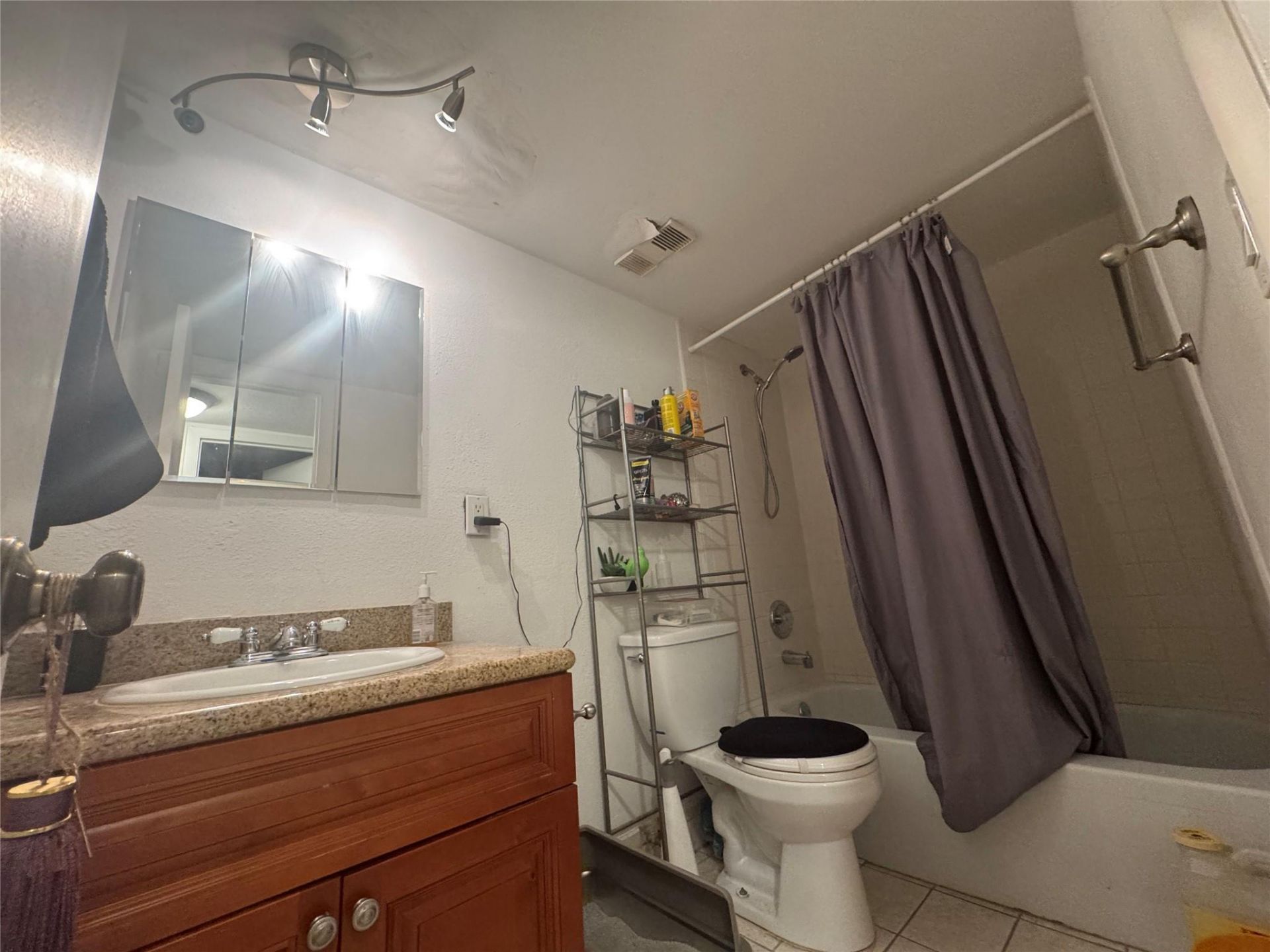 505 Spencer Dr, Unit 307, West Palm Beach, FL 33409 Photo