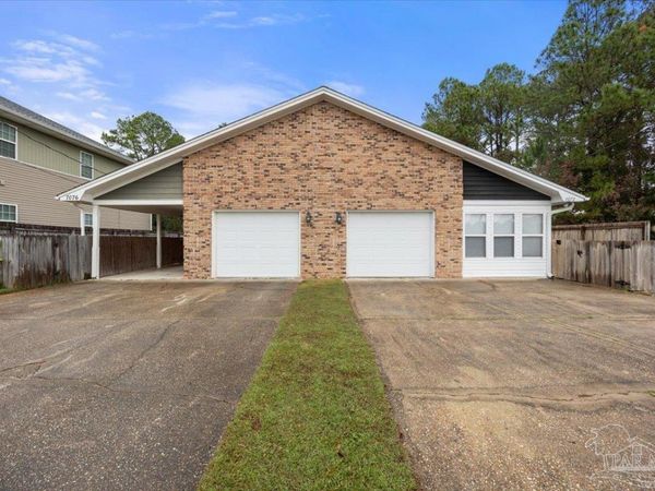 7072 Lake Joanne Dr, Pensacola, FL 32506