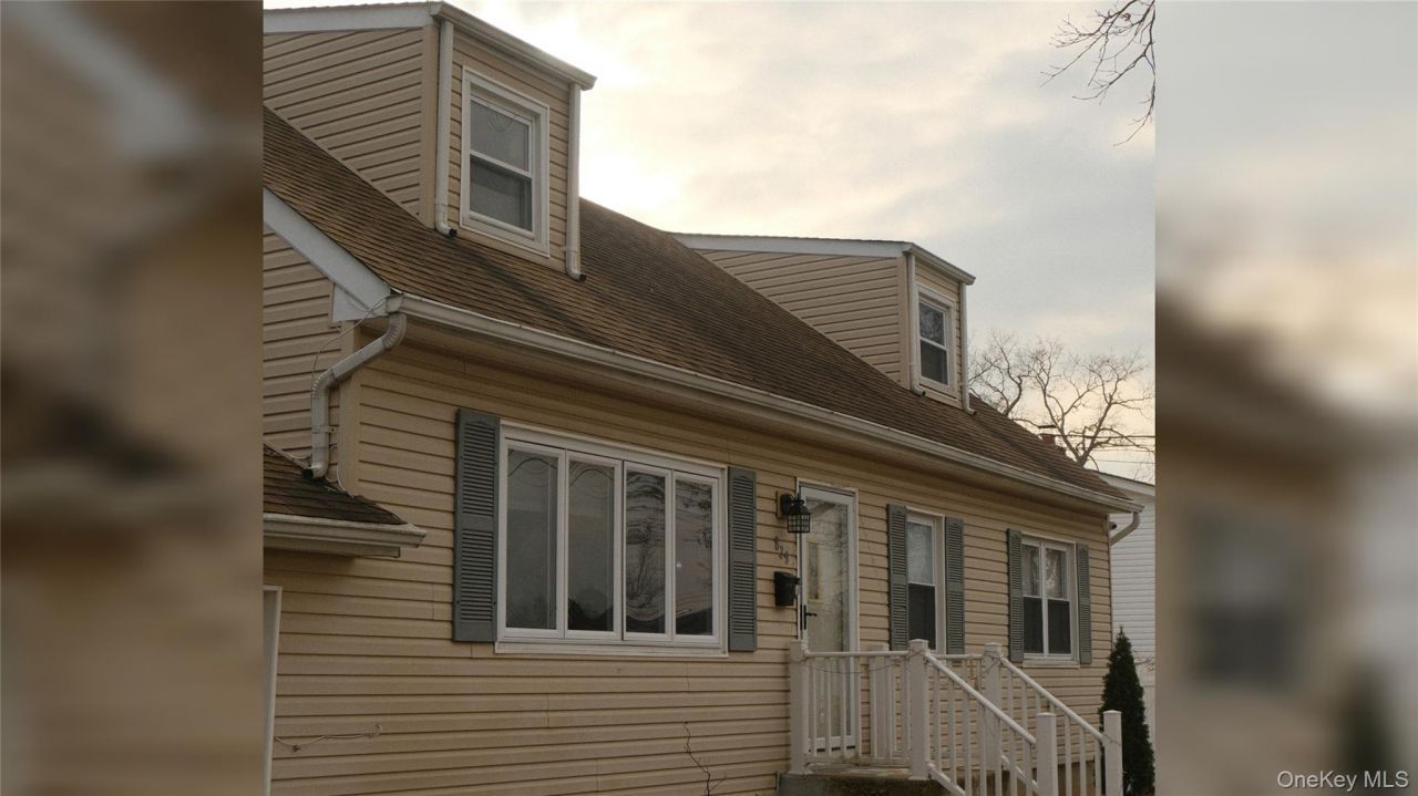 839 7th Street, West Babylon, NY 11704 Main Photo