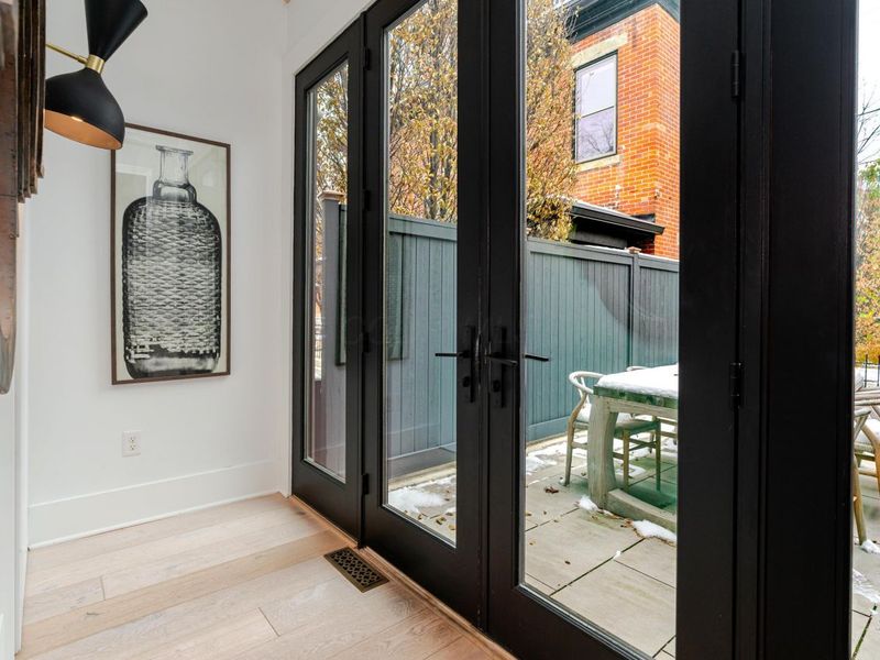 186 E Sycamore Street, Columbus, OH 43206 Photo 11