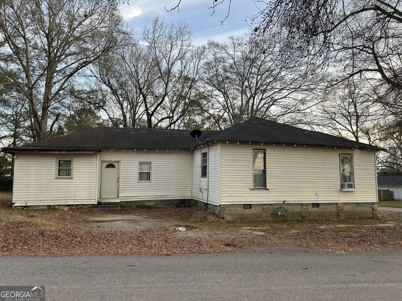 88 E Stephens Street, Winder, GA 30680 Main Photo