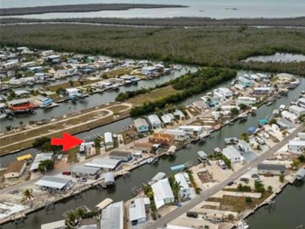 3783 Cherry LN, ST. JAMES CITY, FL 33956