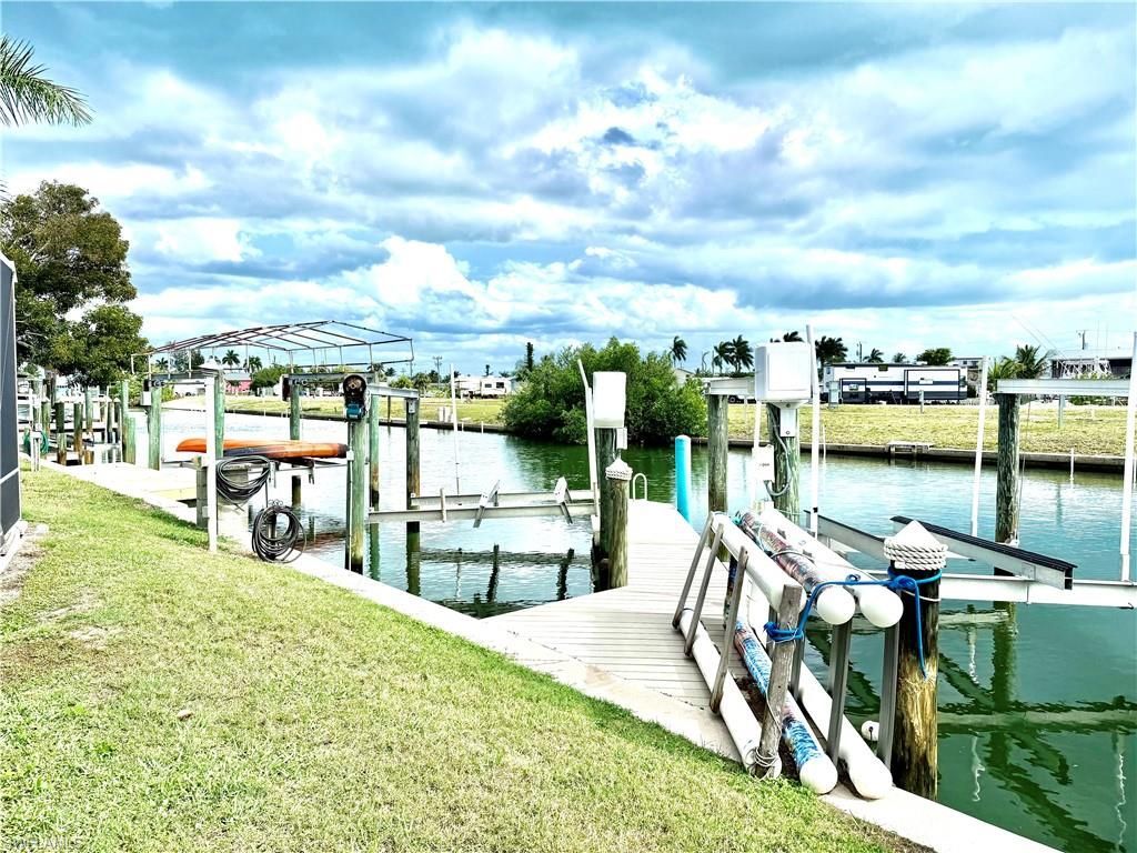 3783 Cherry Ln, Saint James City, FL 33956 Photo