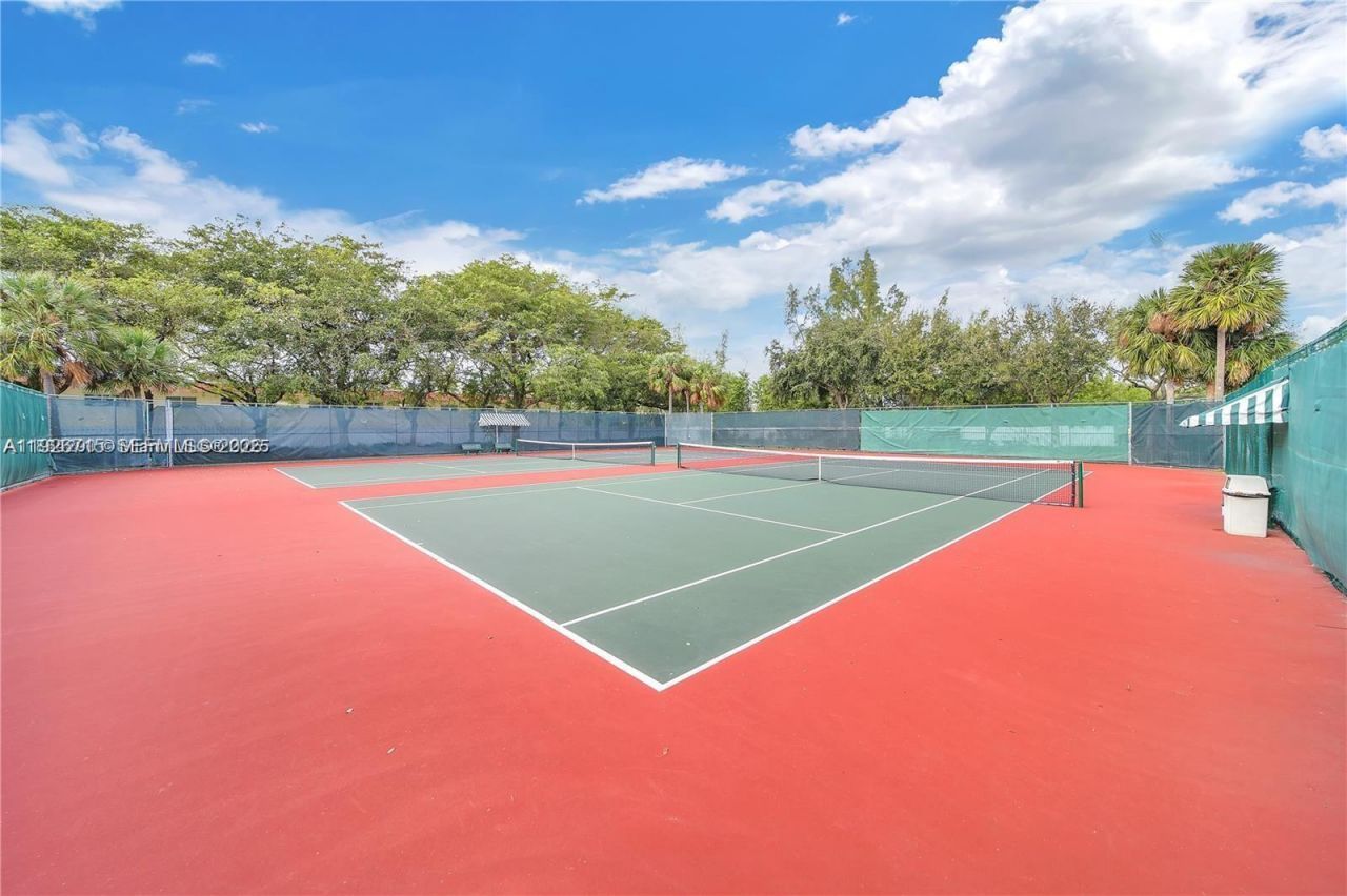 1450 Weeping Willow Way, Unit 1450, Hollywood, FL 33019 Photo