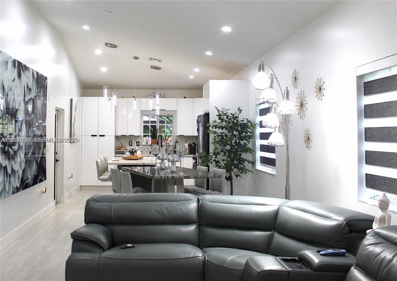 1209 NE 32nd Ave, Homestead, FL 33033 Photo