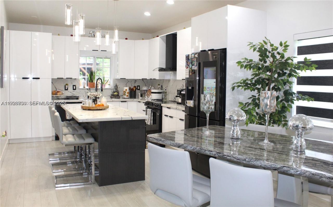 1209 NE 32nd Ave, Homestead, FL 33033 Photo