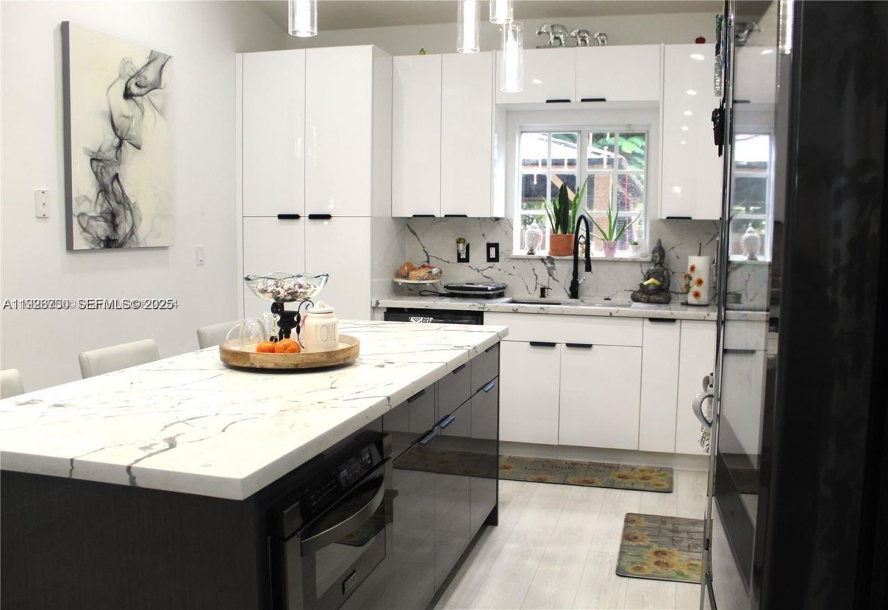 1209 NE 32nd Ave, Homestead, FL 33033 Photo